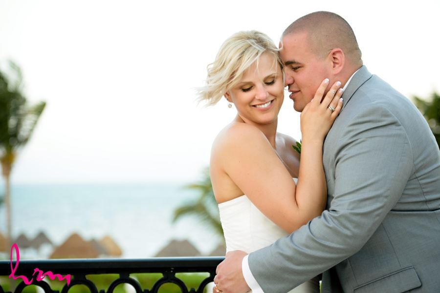 Bride and groom pics at beautiful destination wedding in Mexico