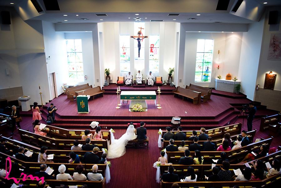 The ceremony at Chinese Martyrs Catholic Church Toronto ON Wedding Photography